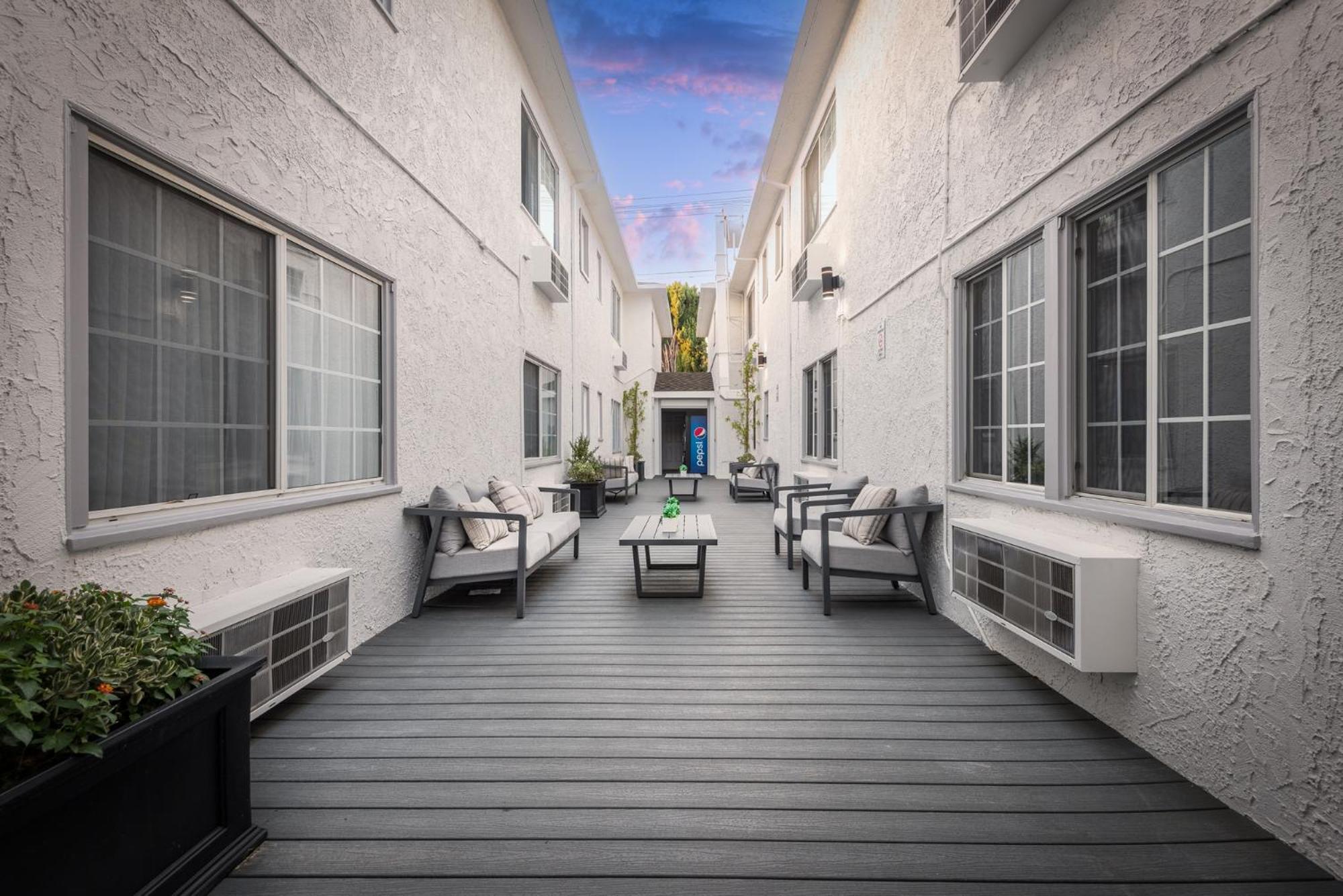Wilshire Crest Hotel — Fotos 3